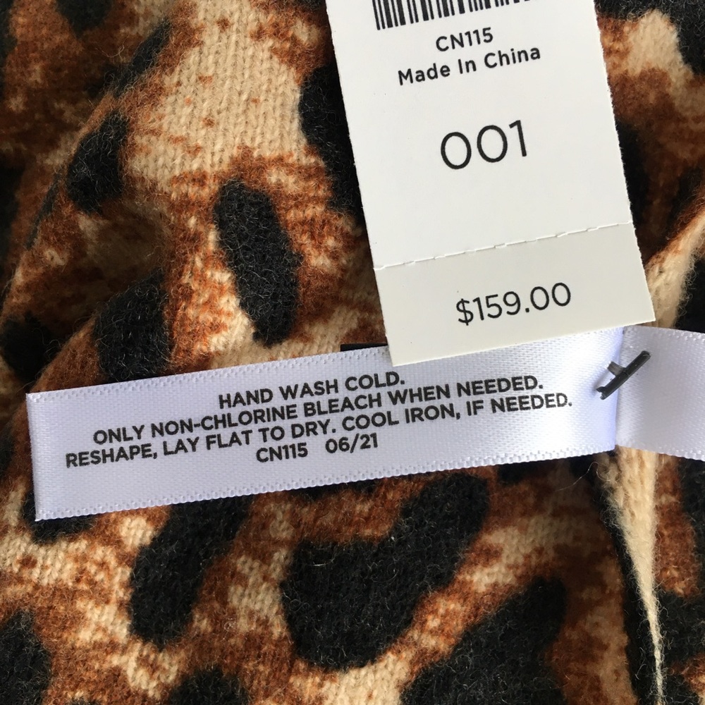 Leopard Cashmere Wrap - Picture 7 of 8
